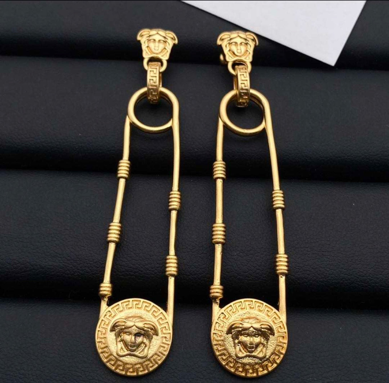 LUX COLLECTION PIN EARRINGS